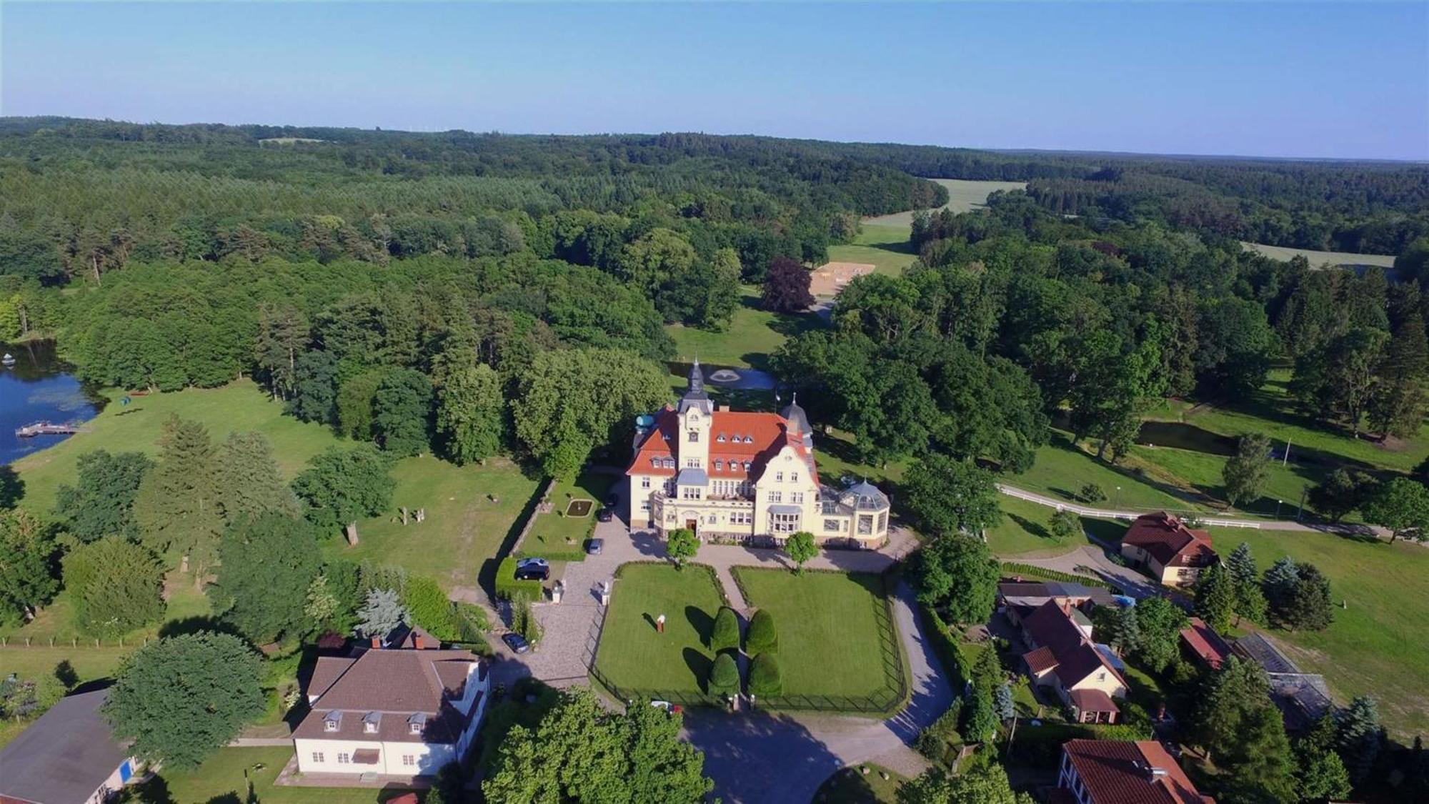 Bernsteinschloss Wendorf  Ngoại thất bức ảnh
